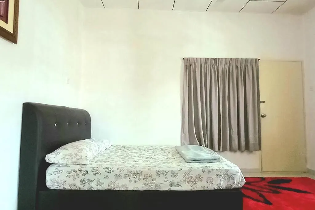 Spacious End-Lot House, 3 Parkings @Ipoh, Tambun Holiday home Ipoh
