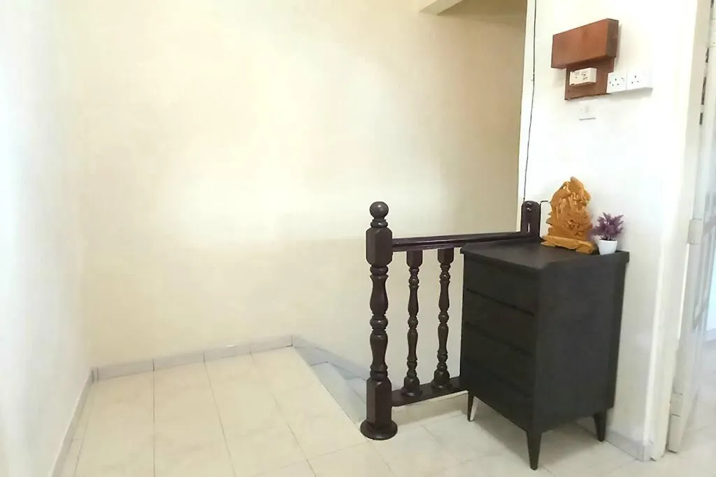 Spacious End-Lot House, 3 Parkings @Ipoh, Tambun Holiday home Ipoh